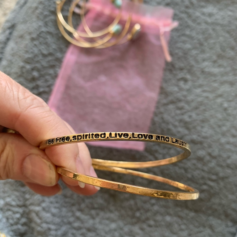 🟠  🆕 NEW dangle bracelets. - Picture 6 of 7